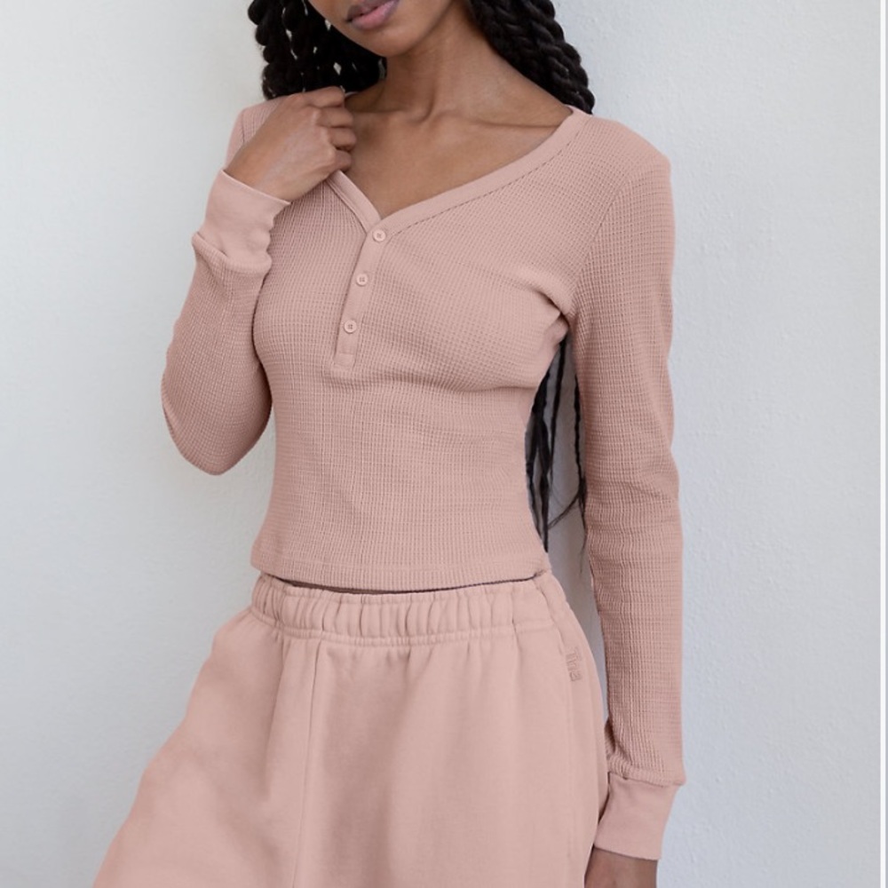Aritzia Tna Long sleeve top